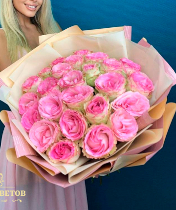 Букет из бело-розовых эквадорских роз - 31 шт
