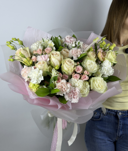 Букет из роз, альстромерий и гвоздик - 38 шт
