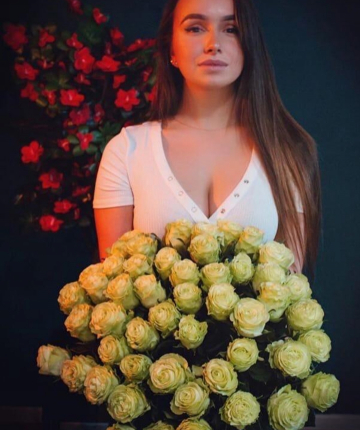 Букет из 51 кремовой эквадорской розы