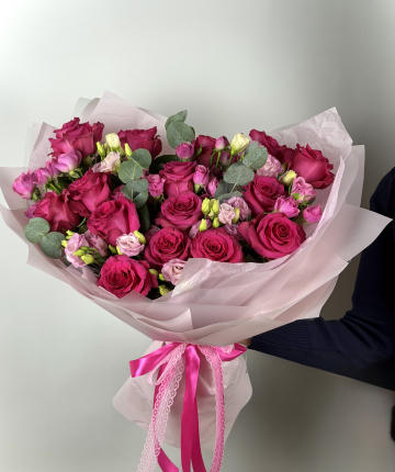 Букет из роз, лизиантусов, эвкалипта - 29 шт