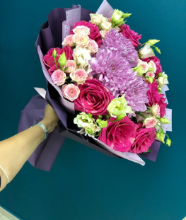 Букет из роз, лизиантусов и хризантем - 23 шт.