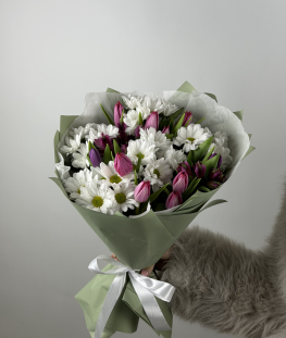 Букет из тюльпанов, хризантем и альстромерий - 17 шт