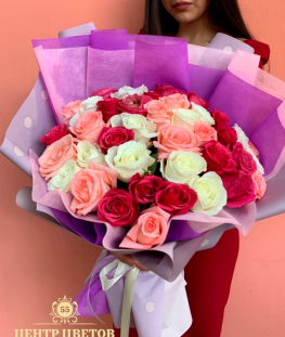 Букет из 35 разноцветных эквадорских роз