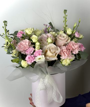 Композиция из роз, маттиол и гвоздик - 28 шт