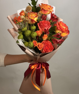 Букет из роз, альстромерий, хризантем и рускуса - 11 шт