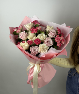 Букет из роз и фисташек - 22 шт