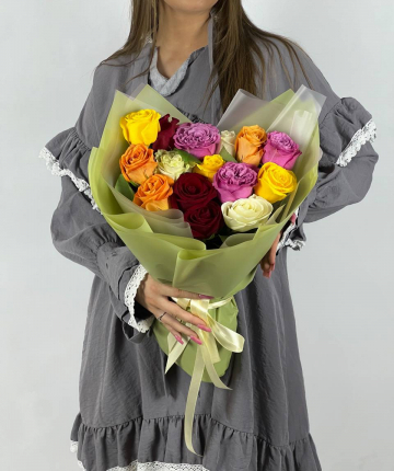 Букет из разноцветных эквадорских роз - 15 шт