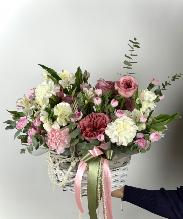 Композиция из роз, альстромерий и гвоздик - 30 шт