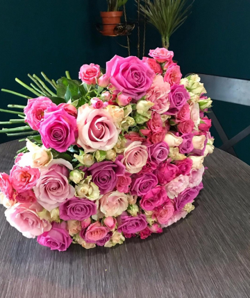 Букет из 21 эквадорской и 20 кустовых роз