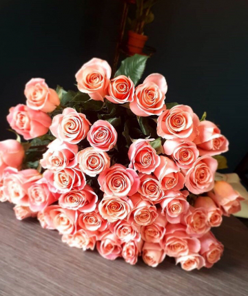Букет из коралловых эквадорских роз - 31 шт.