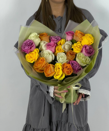 Букет из разноцветных эквадорских роз - 25 шт