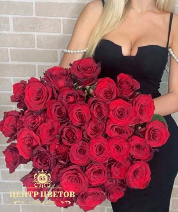 Букет из 35 красных эквадорских роз