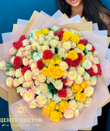 Букет из кустовых роз - 71 шт