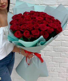 Букет из 51 красной эквадорской розы