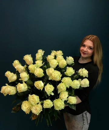 Букет из 51 белой эквадорской розы