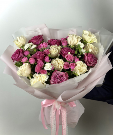 Букет из роз, гвоздик - 26 шт