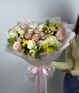 Букет из роз, хризантем и гвоздики - 31 шт