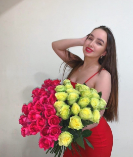 Микс из 45 алых и желтых эквадорских роз