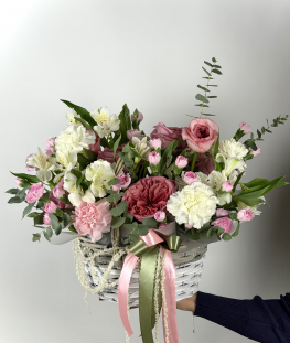 Композиция из роз, альстромерий и гвоздик - 30 шт