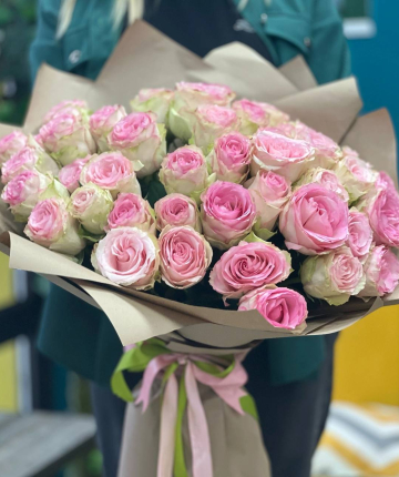 Букет из розовых эквадорских роз - 35 шт
