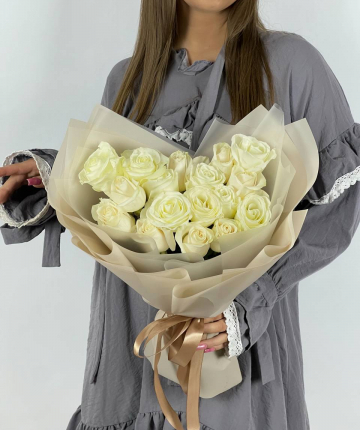 Букет из белых эквадорских роз - 17 шт
