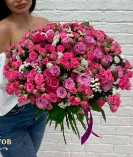 Букет из кустовых и одноголовых роз - 85 шт