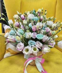 Композиция из 15 лизиантусов